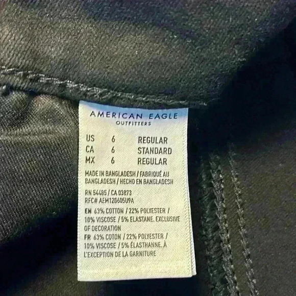 American Eagle The Dream Jean Curvy Super High Rise Distressed Jegging Size 6 - Picture 8 of 13
